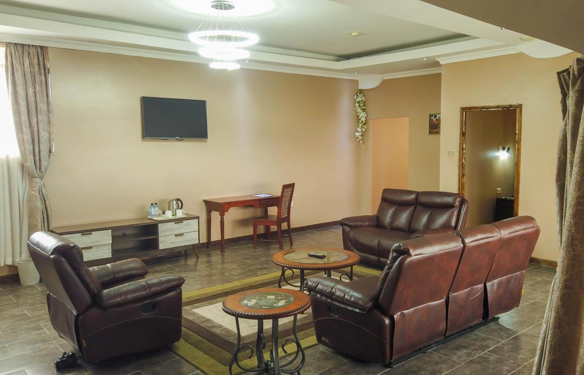 67 Airport Hotel Nairobi Mlolongo ภายนอก รูปภาพ