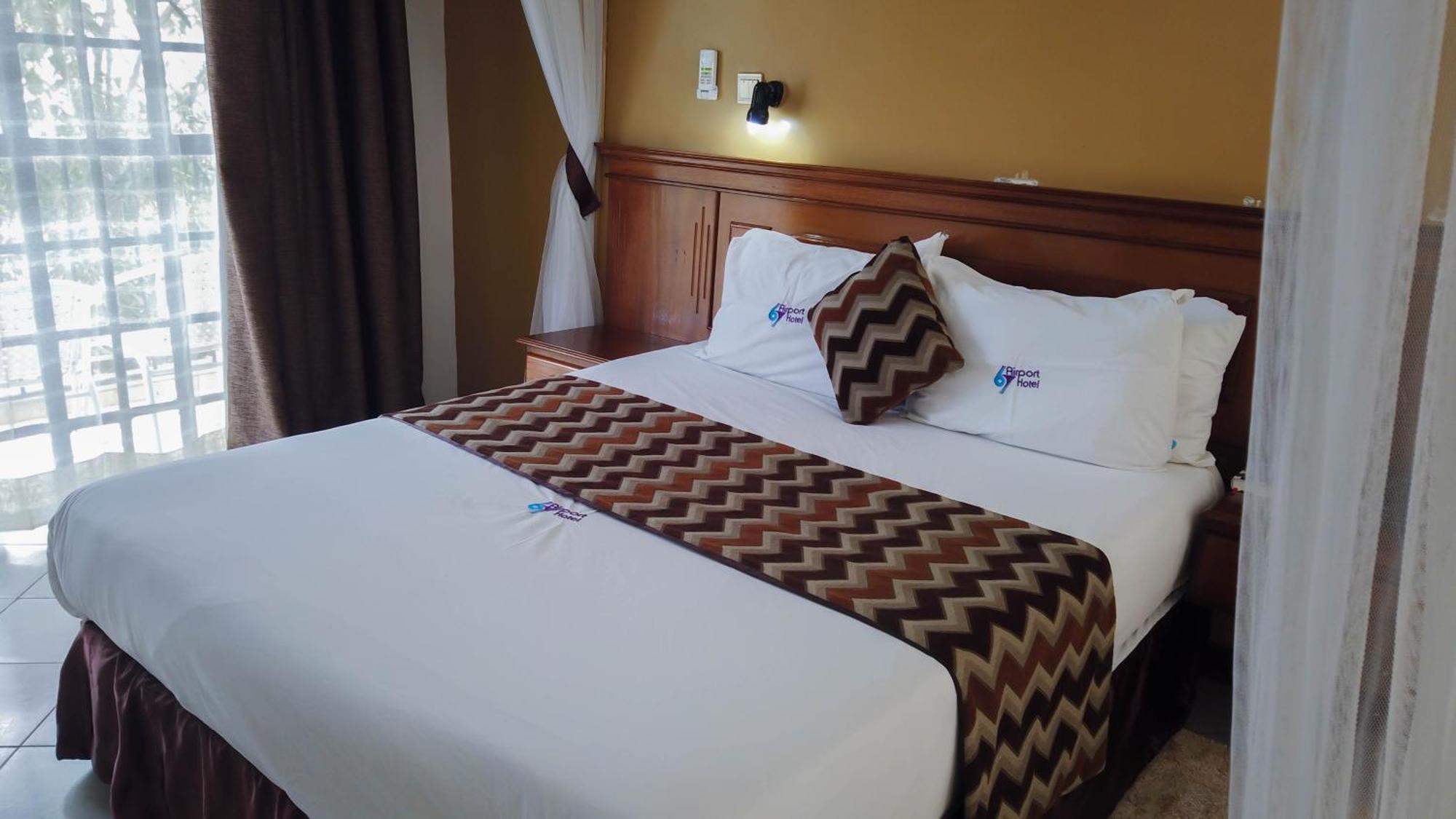 67 Airport Hotel Nairobi Mlolongo ภายนอก รูปภาพ